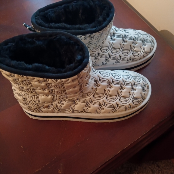 Juicy Couture boots - Picture 2 of 2